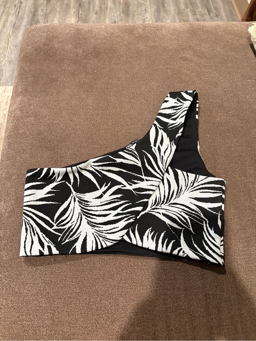 Zara Black and White One-Shoulder Crop Top